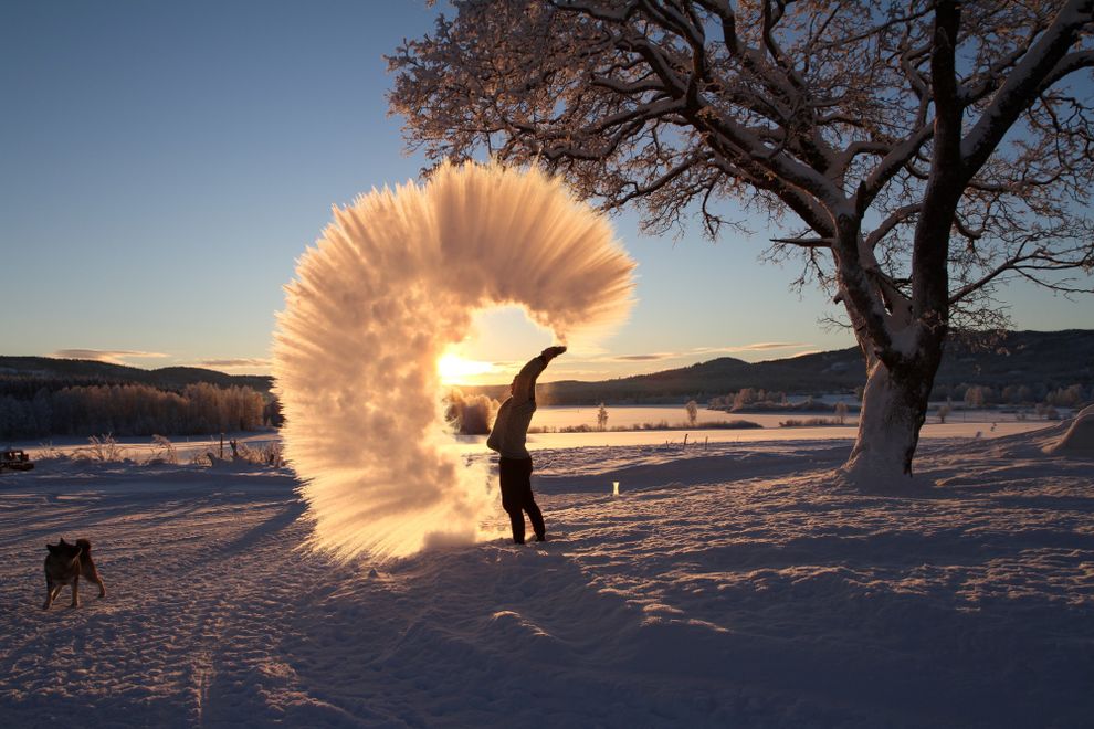 Thow boiling water in the air snow