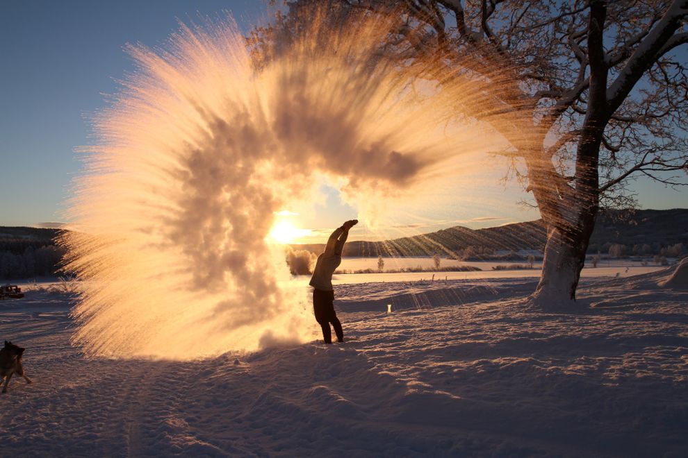 Thow boiling water in the air snow