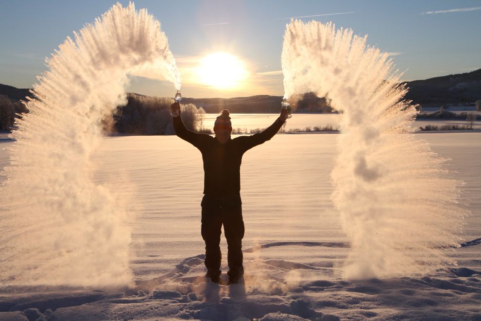 Thow boiling water in the air snow