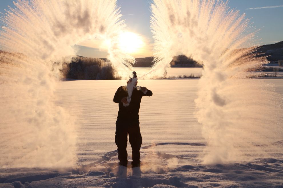 Thow boiling water in the air snow