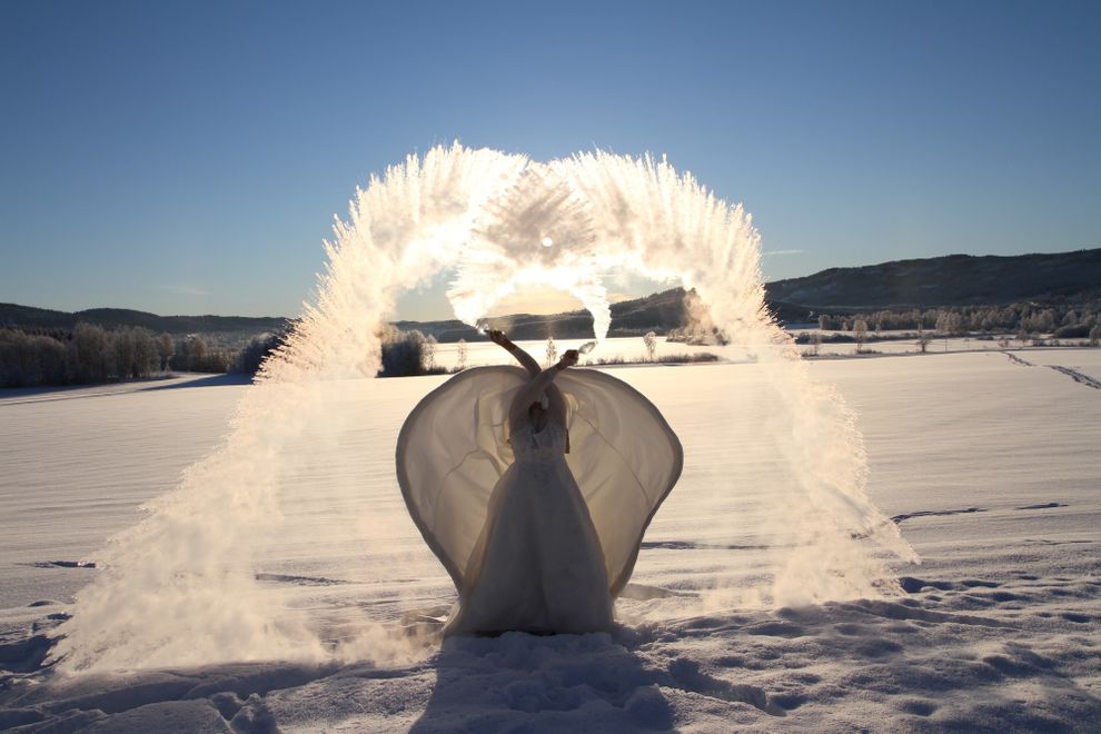 Thow boiling water in the air snow heartshaped bride