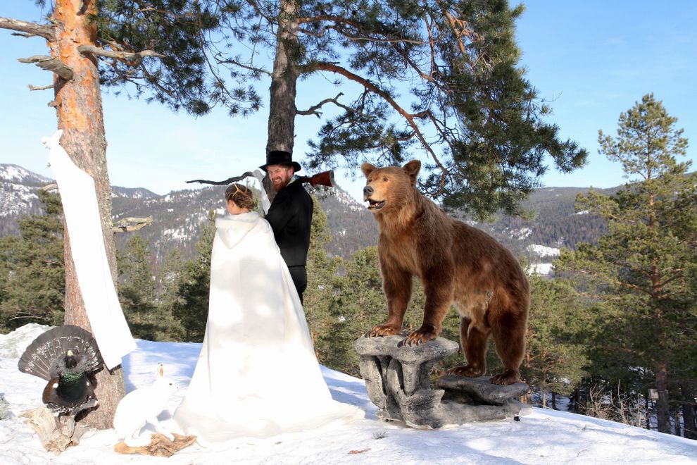 brown bear bride nature wedding outdoor