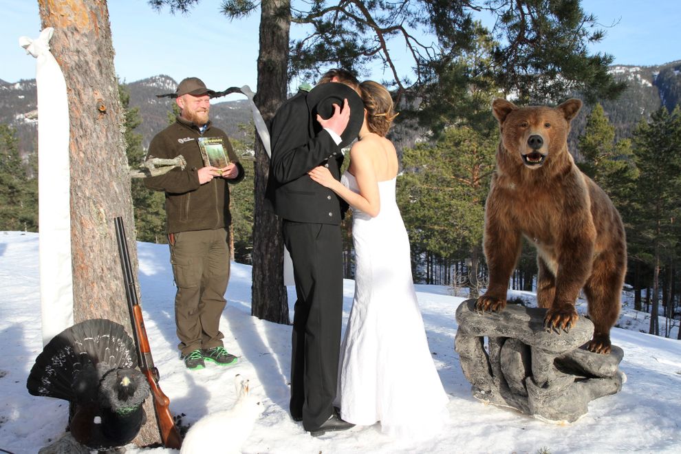 brown bear bride nature wedding outdoor