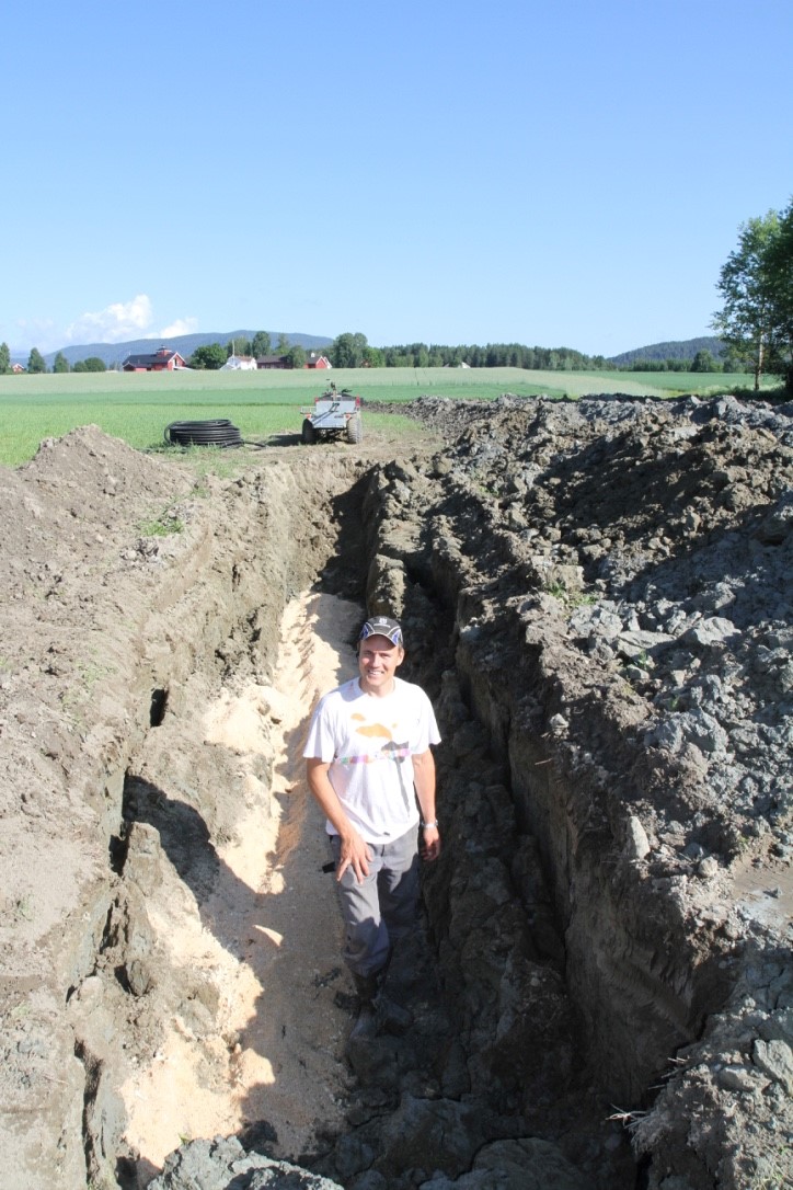 digging ditch