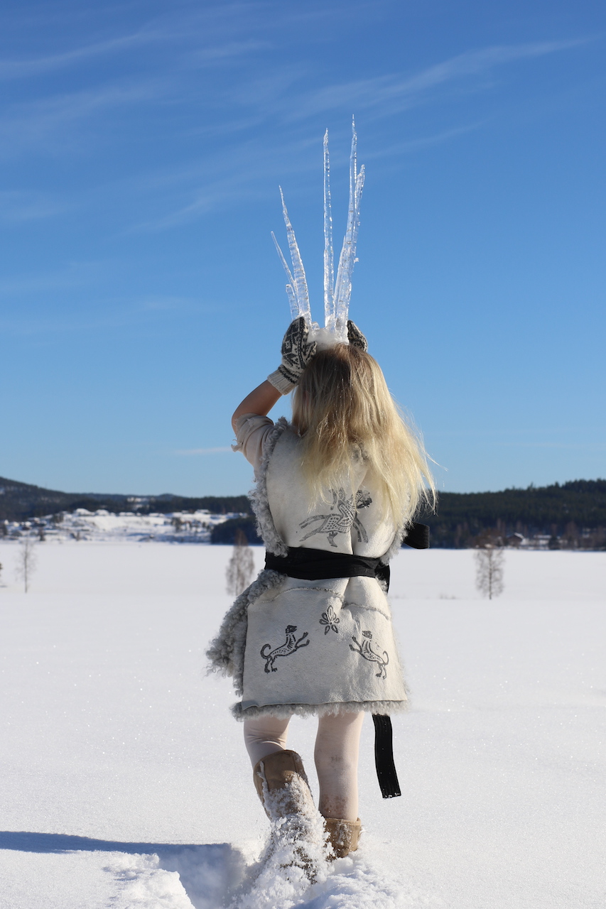 iskrone icecrown horse pony ice queen fairytale